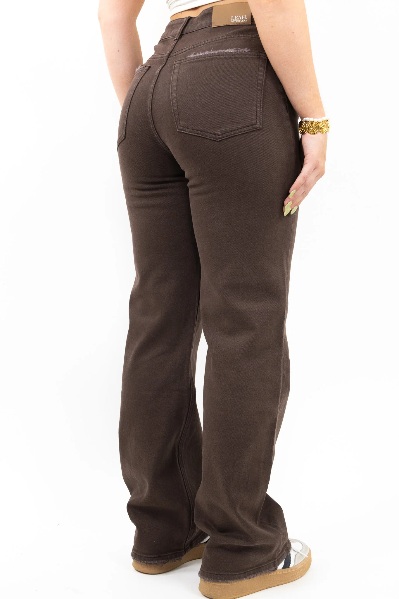 The Essential Wide Leg Jeans - Image 22