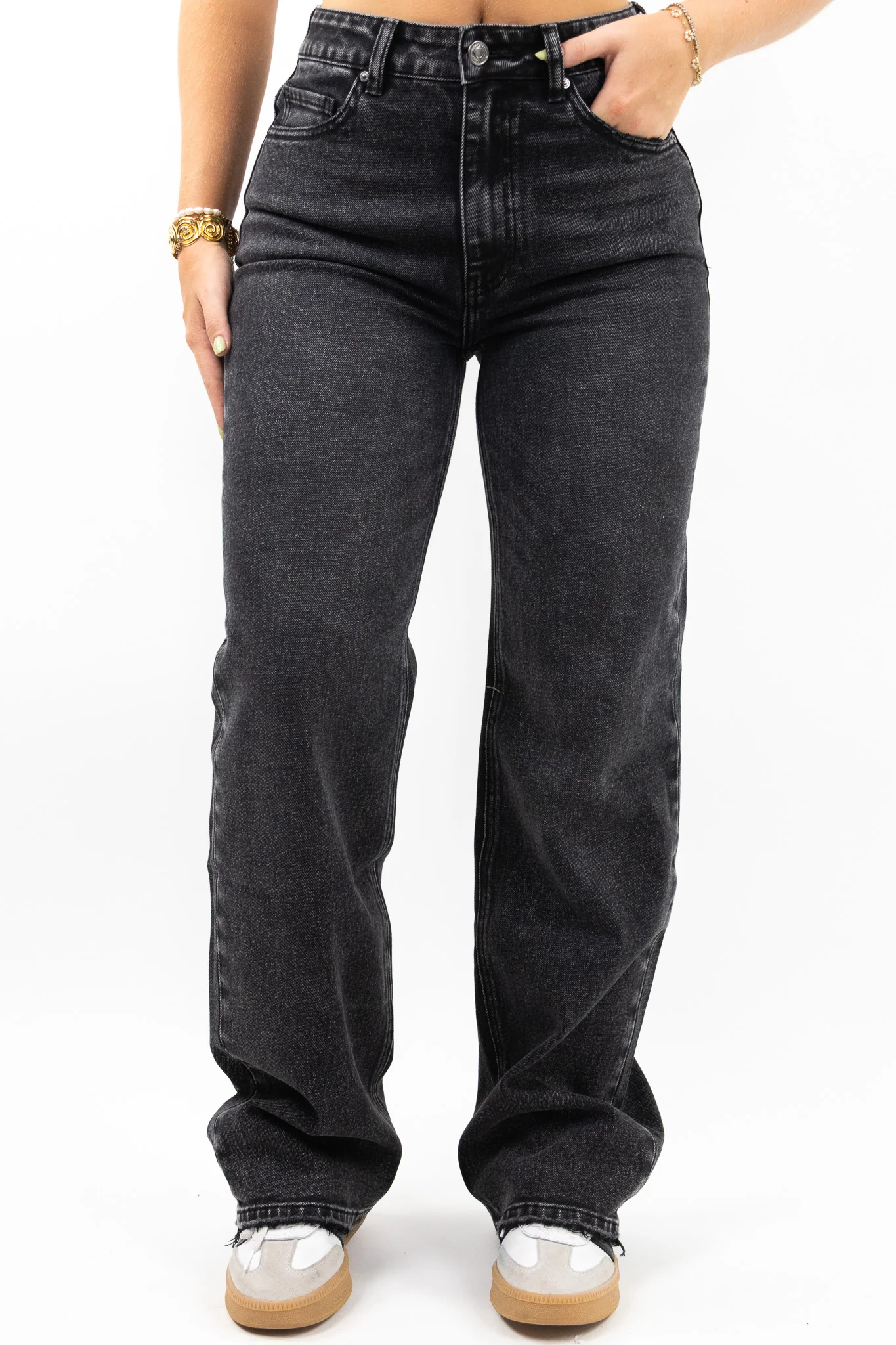 The Essential Wide Leg Jeans - Image 29