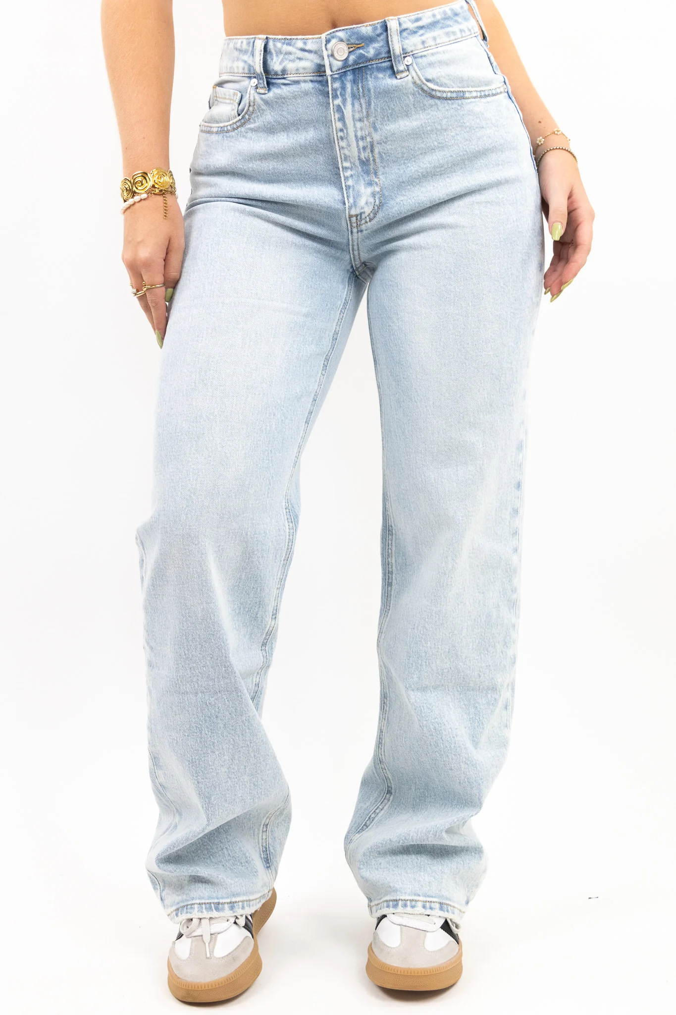 The Essential Wide Leg Jeans - Image 7